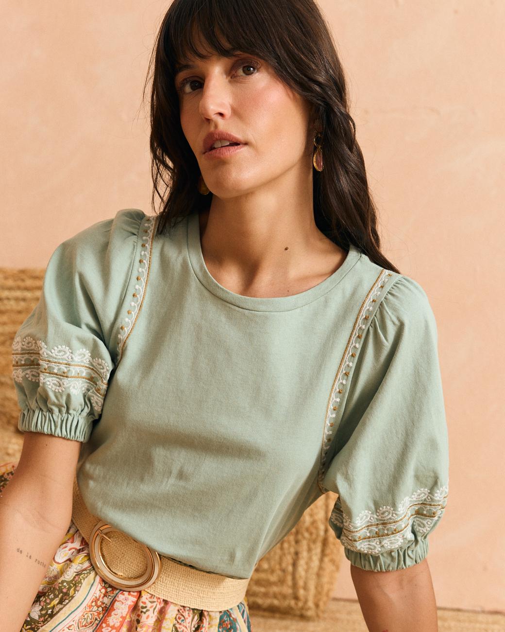 T-shirt con ricamo Carlota