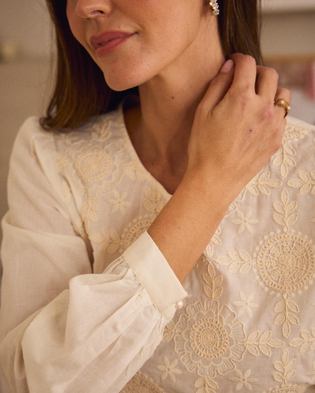 Blusa con ricami Mireia