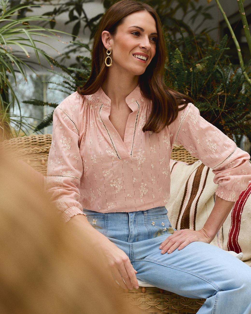 Camicia ricamata Leandra