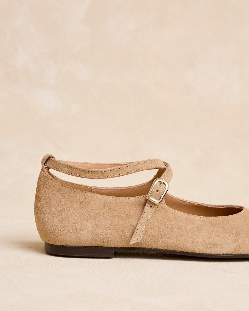 Ballerina con Fibbia Novina