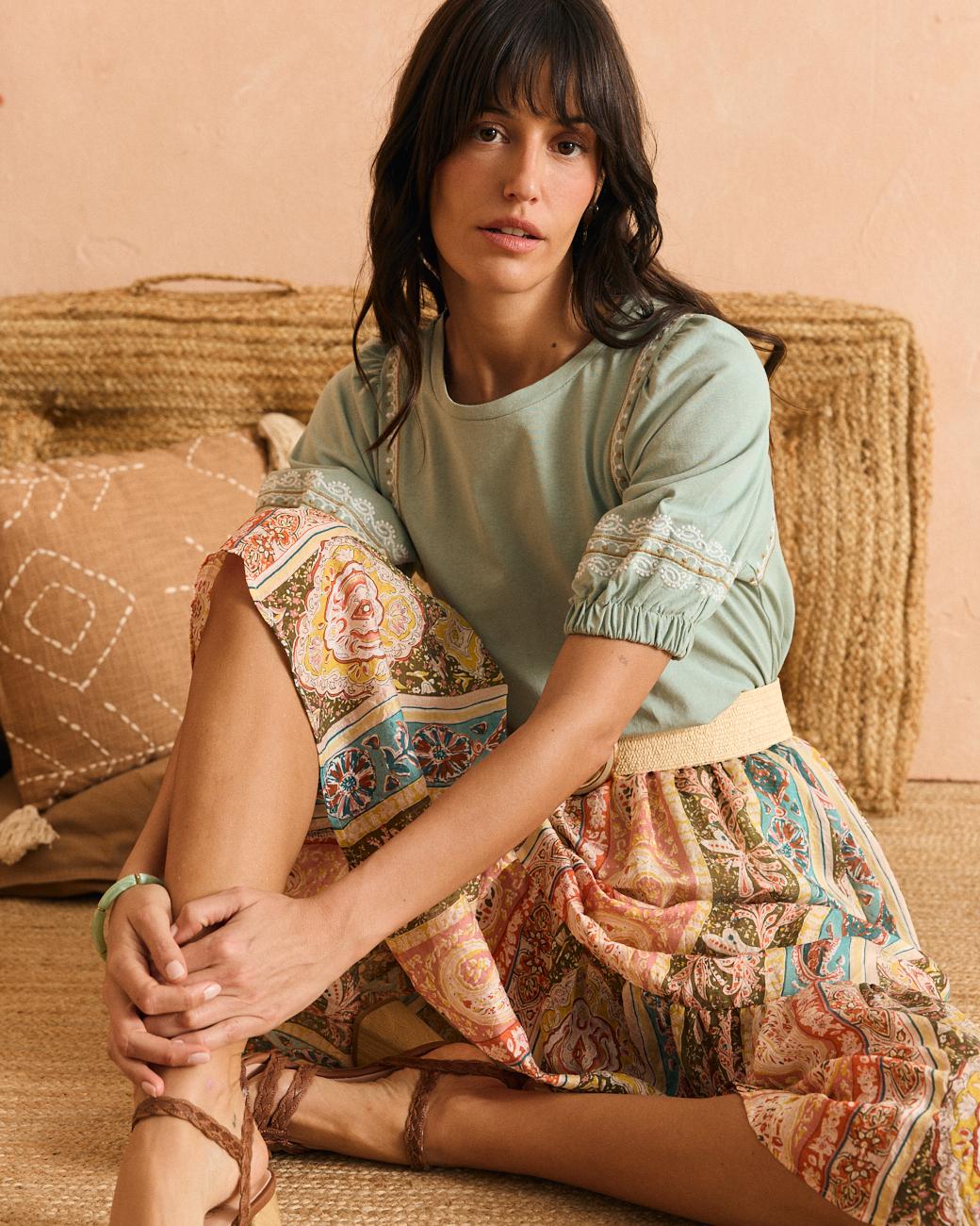 T-shirt con ricamo Carlota