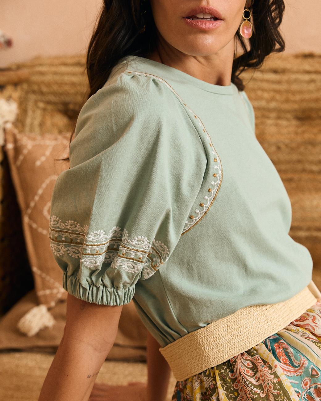 T-shirt con ricamo Carlota