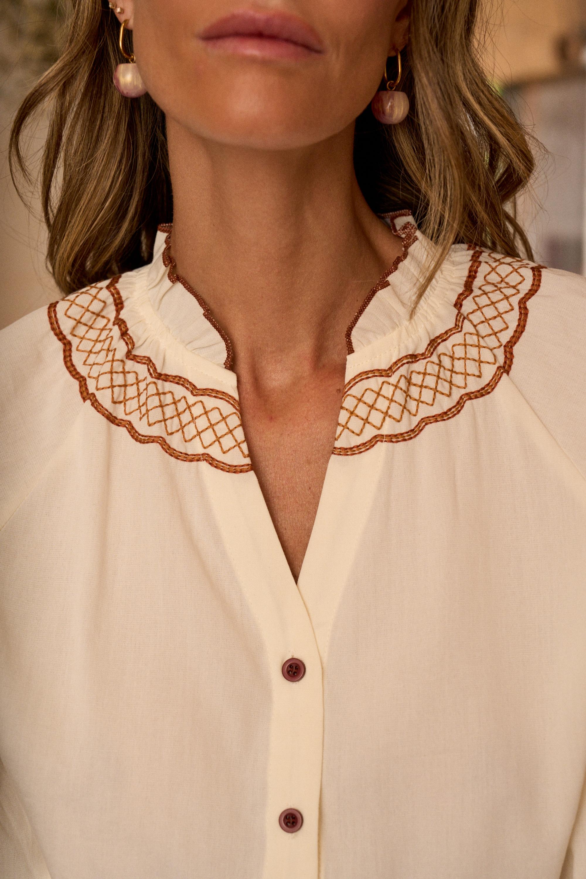 Camicia ricamata Alana