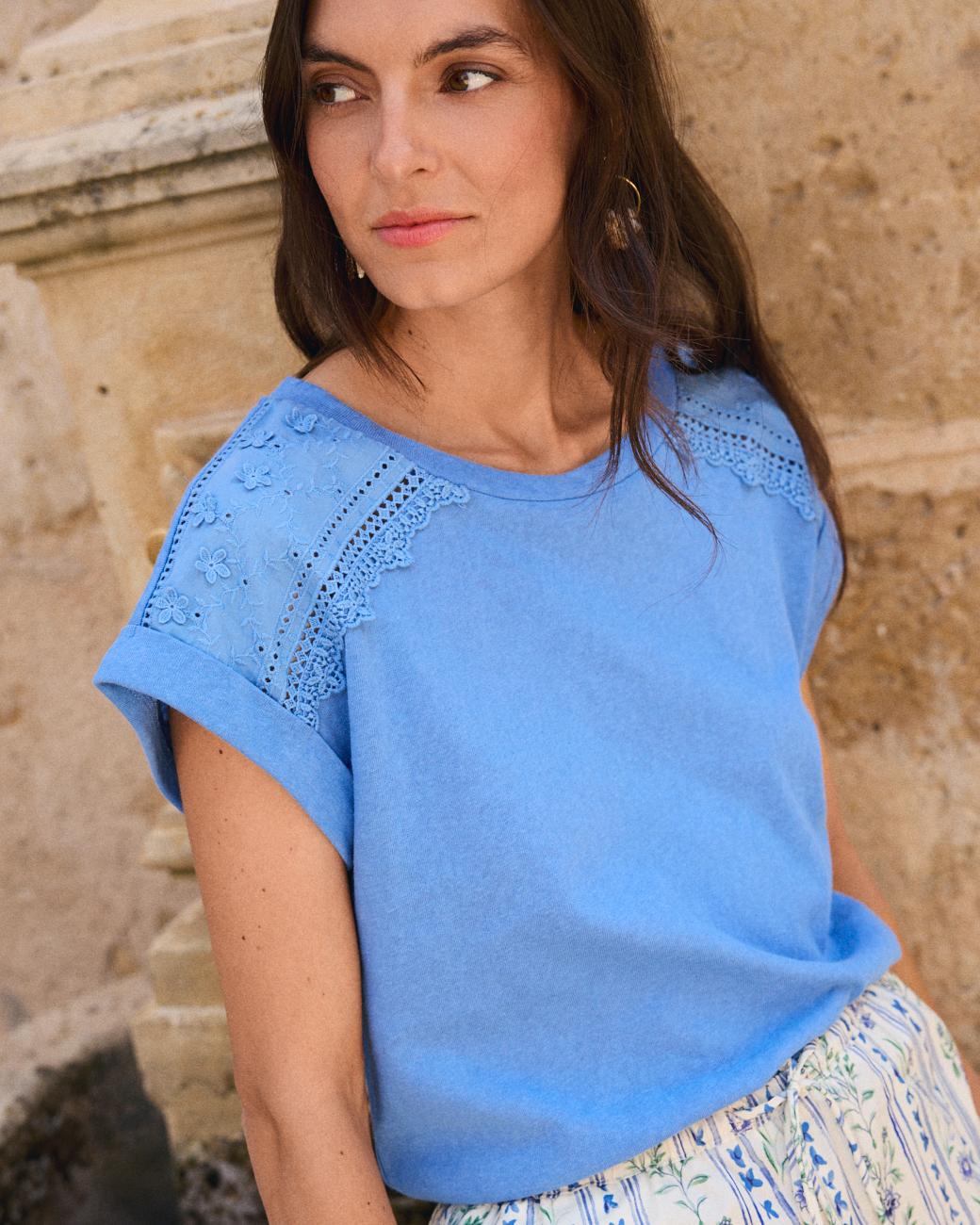 T-shirt con Dettaglio Hila