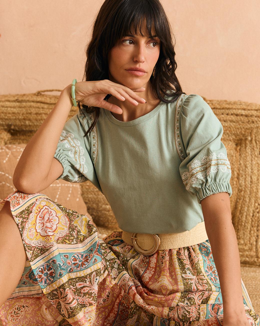 T-shirt con ricamo Carlota