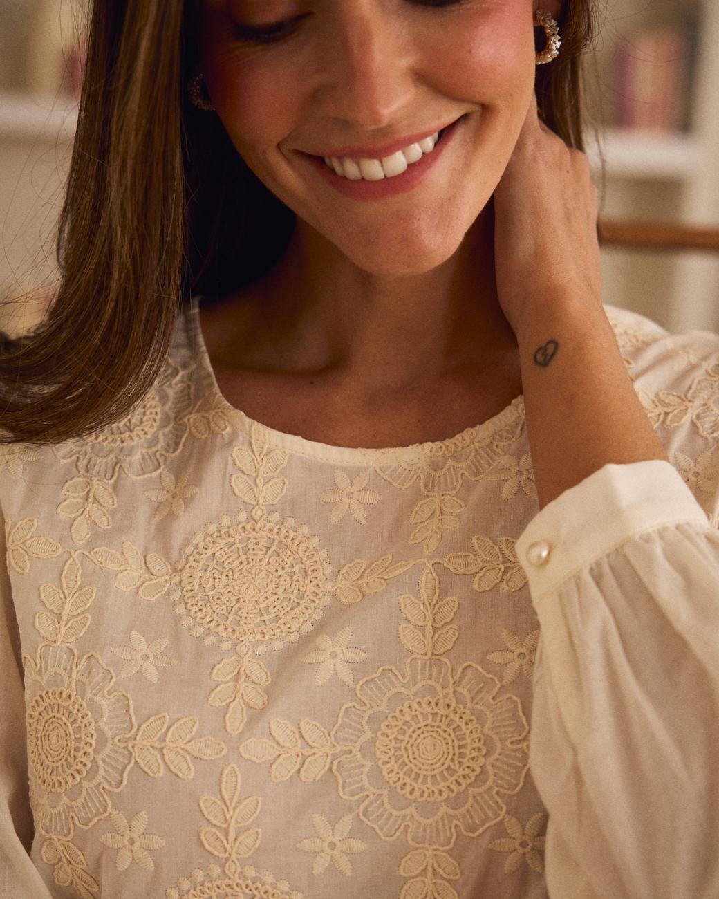 Blusa con ricami Mireia